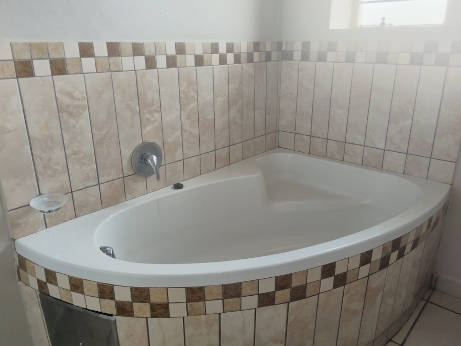 2 Bedroom Property for Sale in Waterval East North West